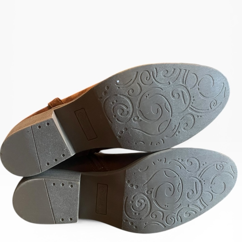 White Mountain Ankle Boots - Picture 5 of 6